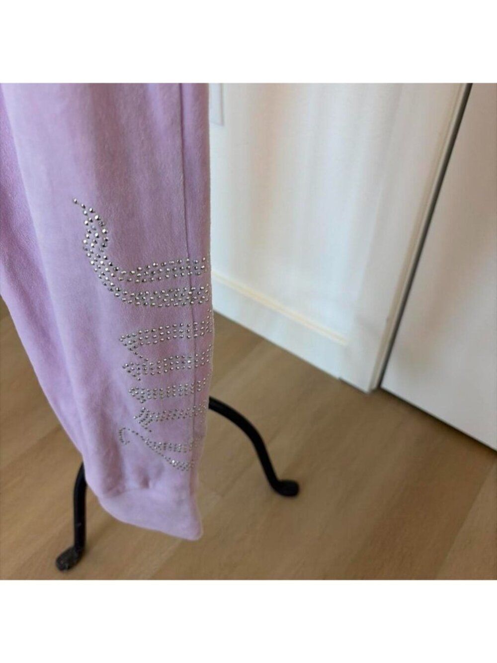 Juicy Couture Pink Velour Rhinestone Beaded Jogger Pants Women's Size XL - Picture 2 of 4